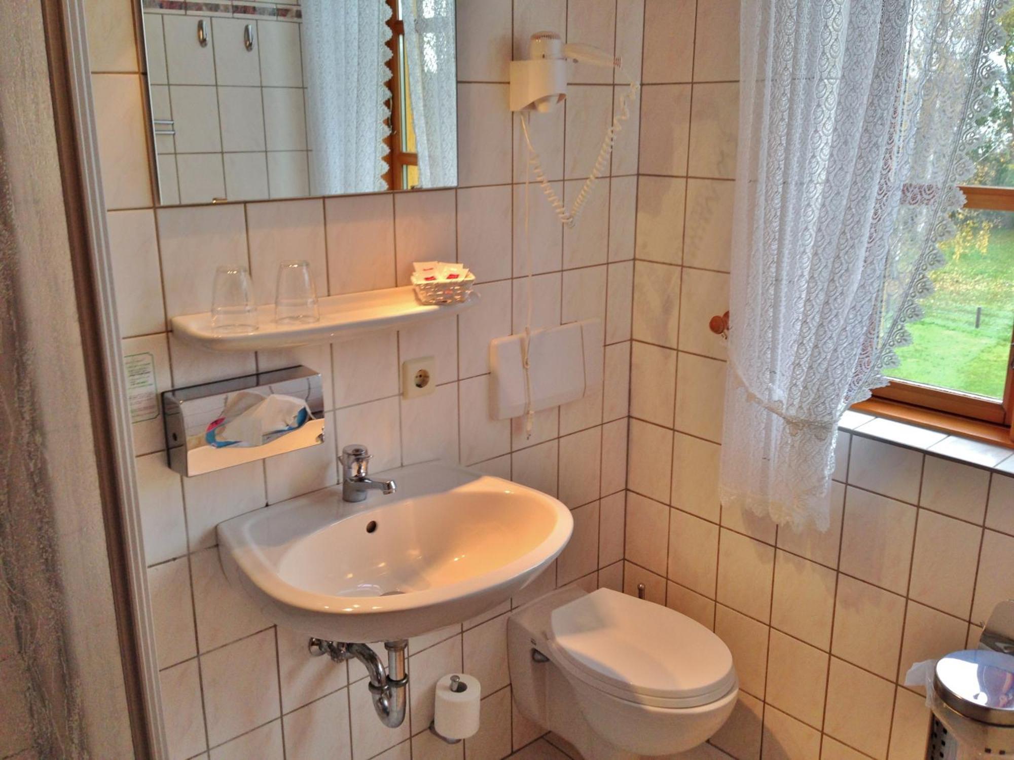 Reethaeuser Auf Ruegen Middelhagen Phòng bức ảnh