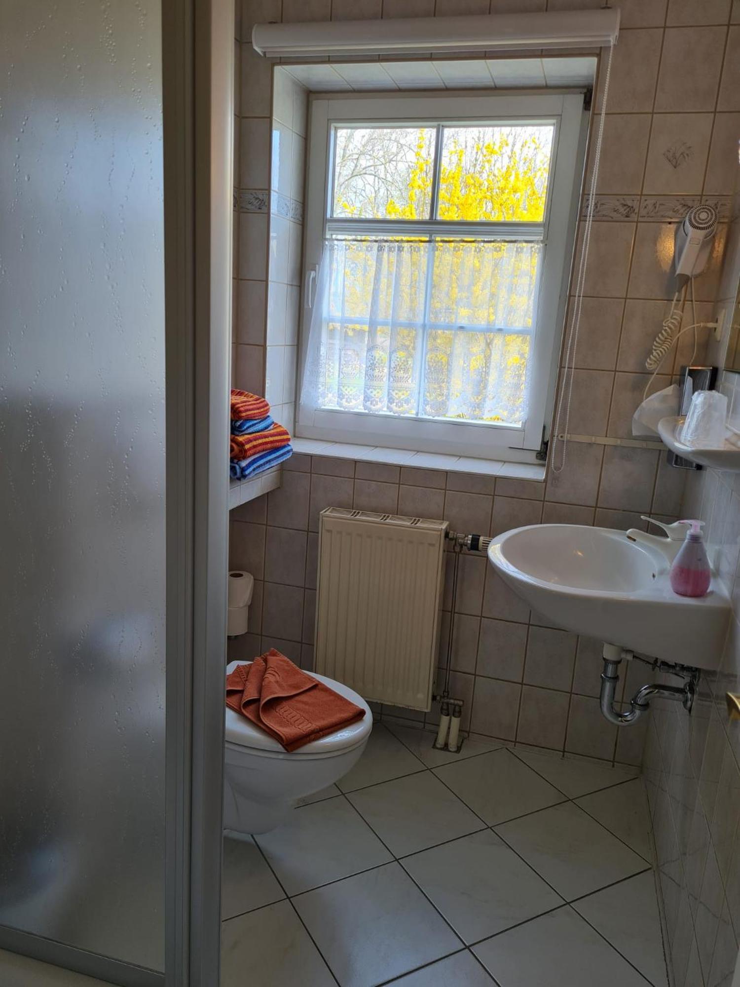 Reethaeuser Auf Ruegen Middelhagen Phòng bức ảnh